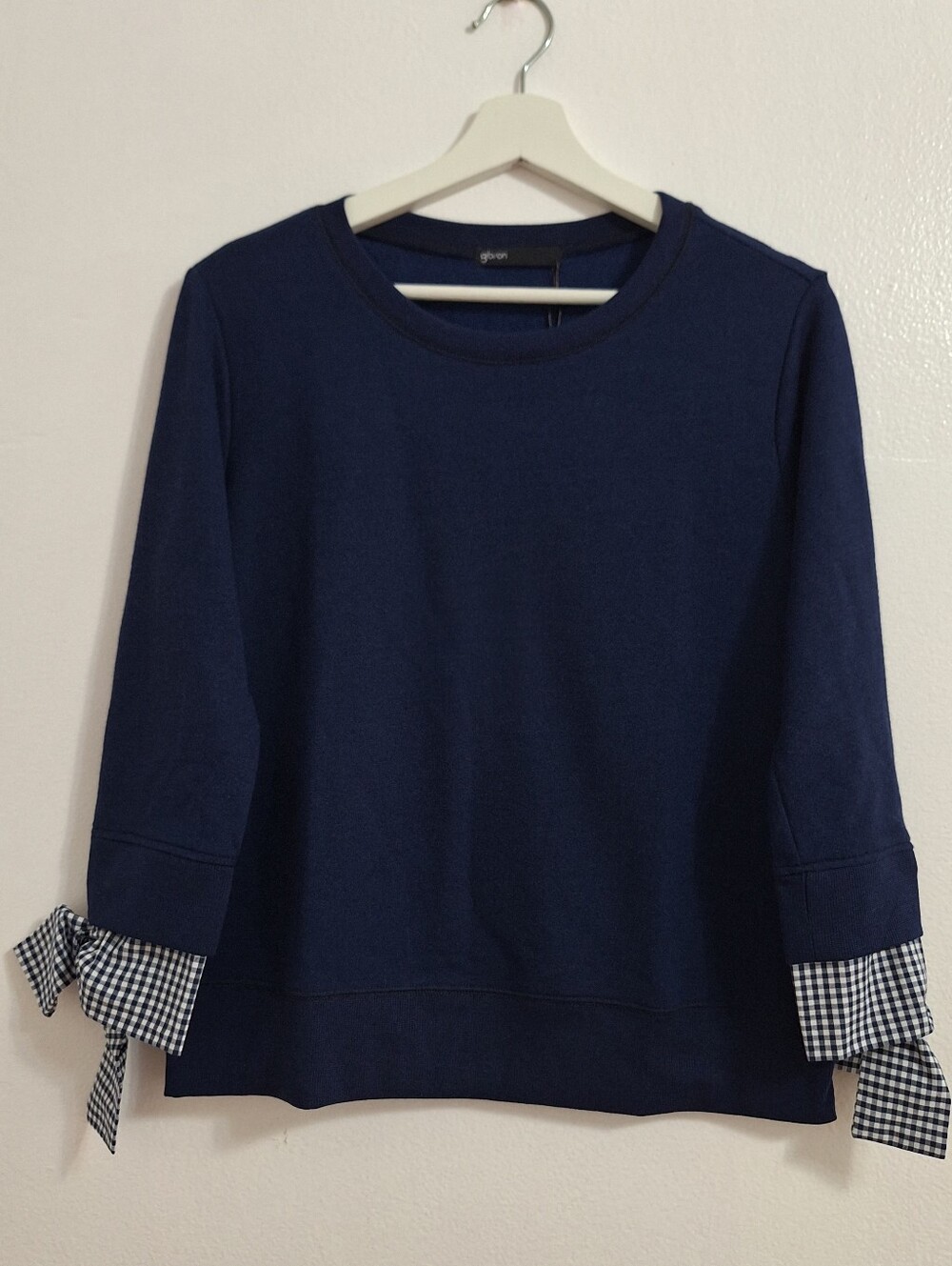 NWT Gibson Navy Sweatshirt with Gingham Tie Cuffs